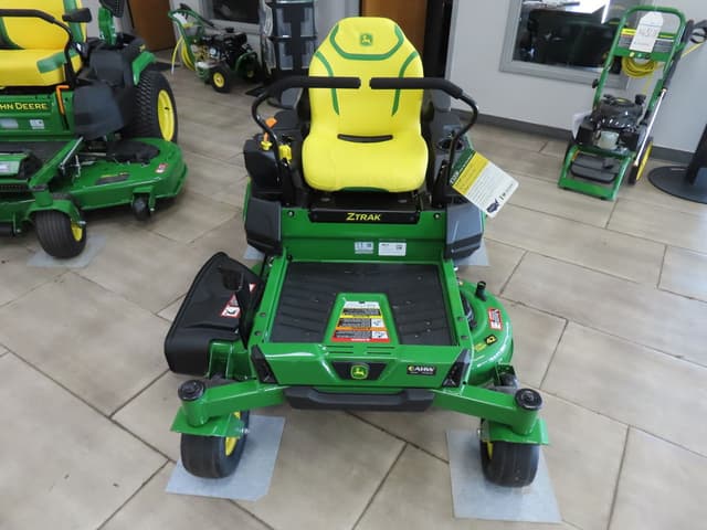 Image of John Deere Z320R equipment image 1