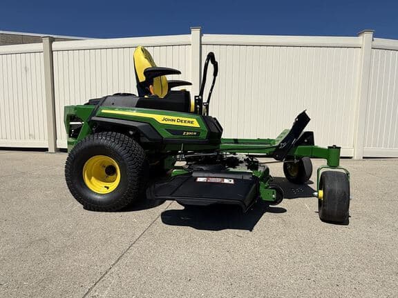 Image of John Deere Z320R equipment image 1