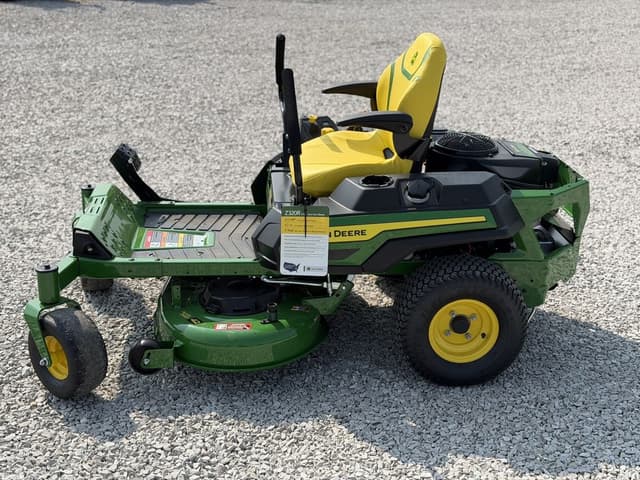 Image of John Deere Z320R equipment image 1