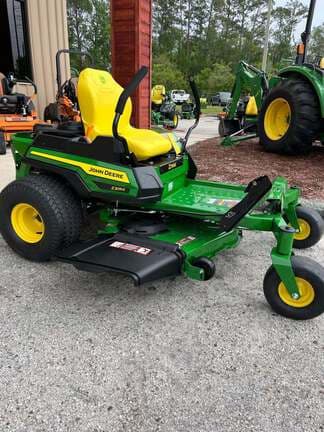 Image of John Deere Z325E equipment image 1