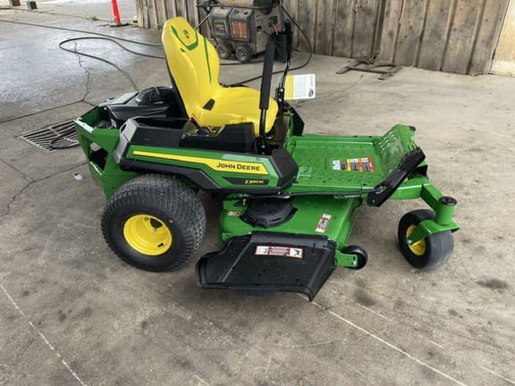 Image of John Deere Z330M equipment image 2