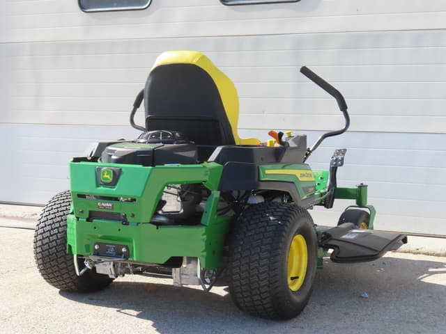 Image of John Deere Z330M equipment image 3