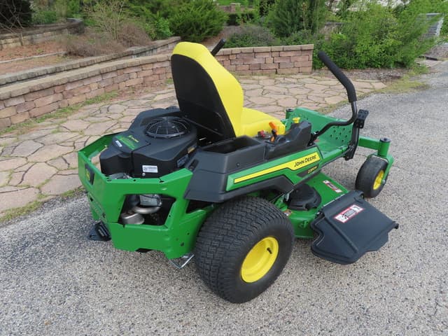 Image of John Deere Z330M equipment image 3