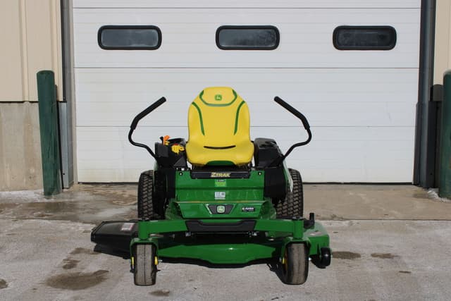 Image of John Deere Z330M equipment image 2