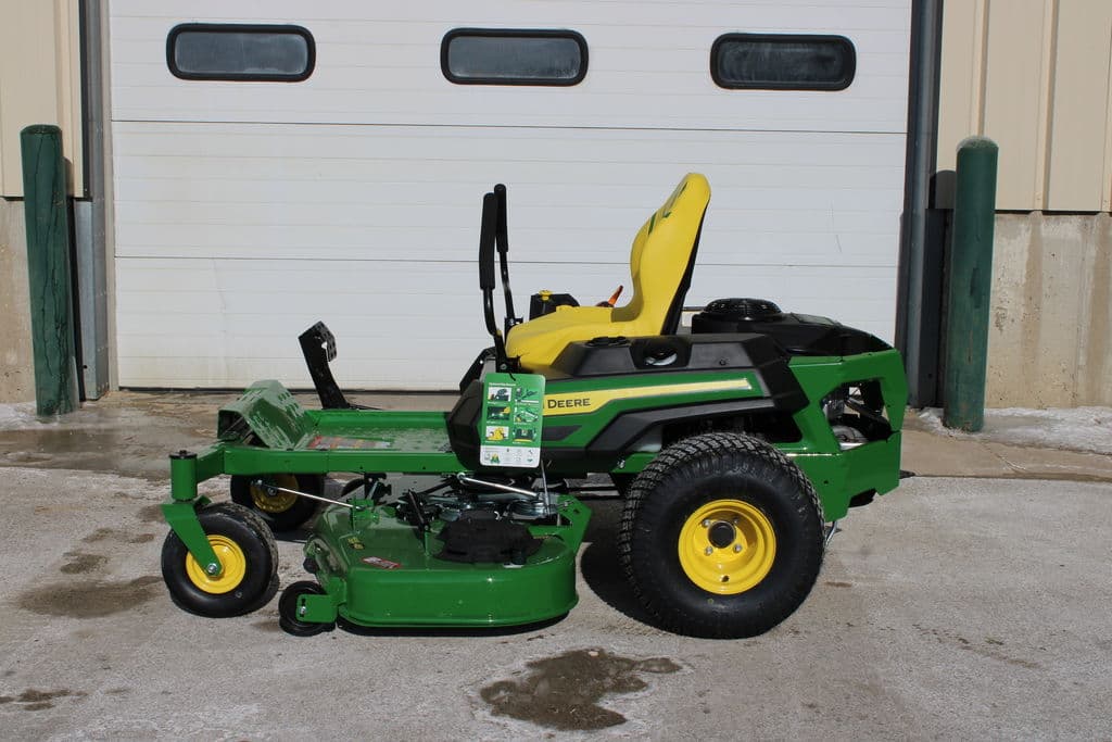 Image of John Deere Z330M Primary image