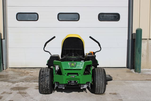 Image of John Deere Z330M equipment image 3