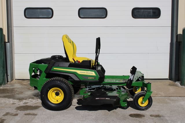 Image of John Deere Z330M equipment image 1