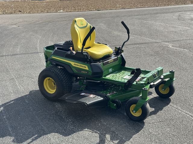 Image of John Deere Z330M equipment image 3