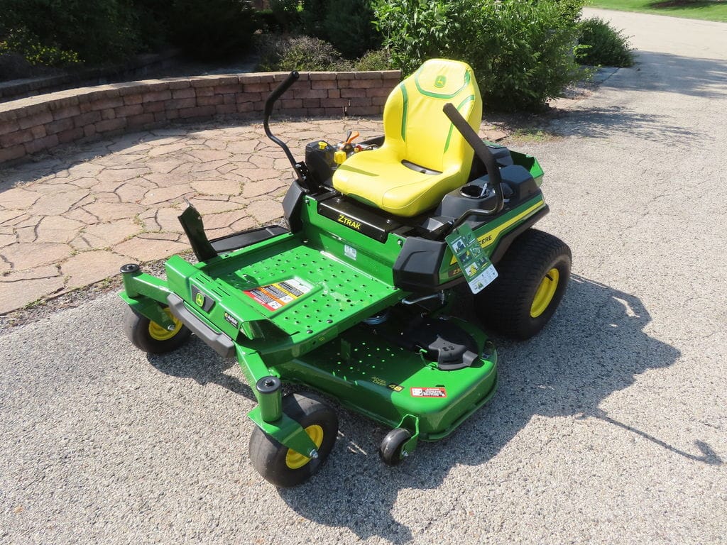 Main image John Deere Z330M