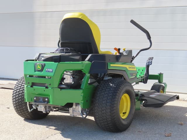 Image of John Deere Z330M equipment image 3
