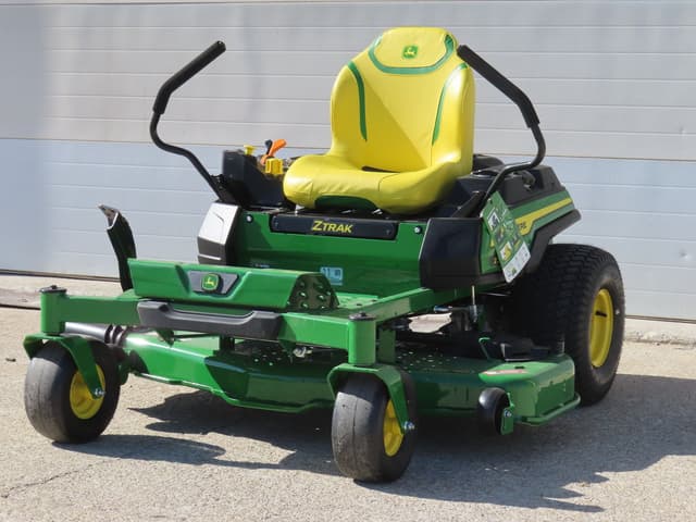 Image of John Deere Z330M equipment image 1
