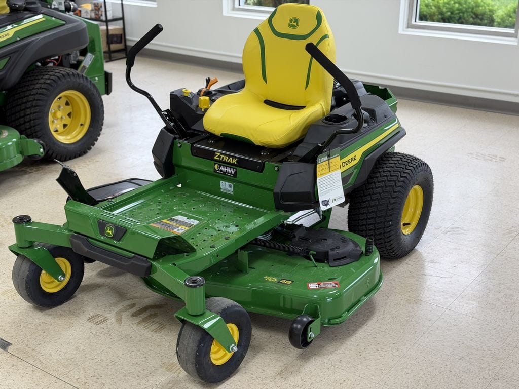 2026 John Deere Z330M Equipment Image0