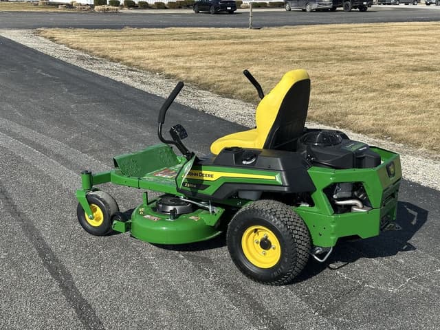 Image of John Deere Z330M equipment image 1
