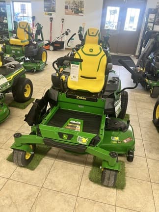 Image of John Deere Z330R equipment image 1