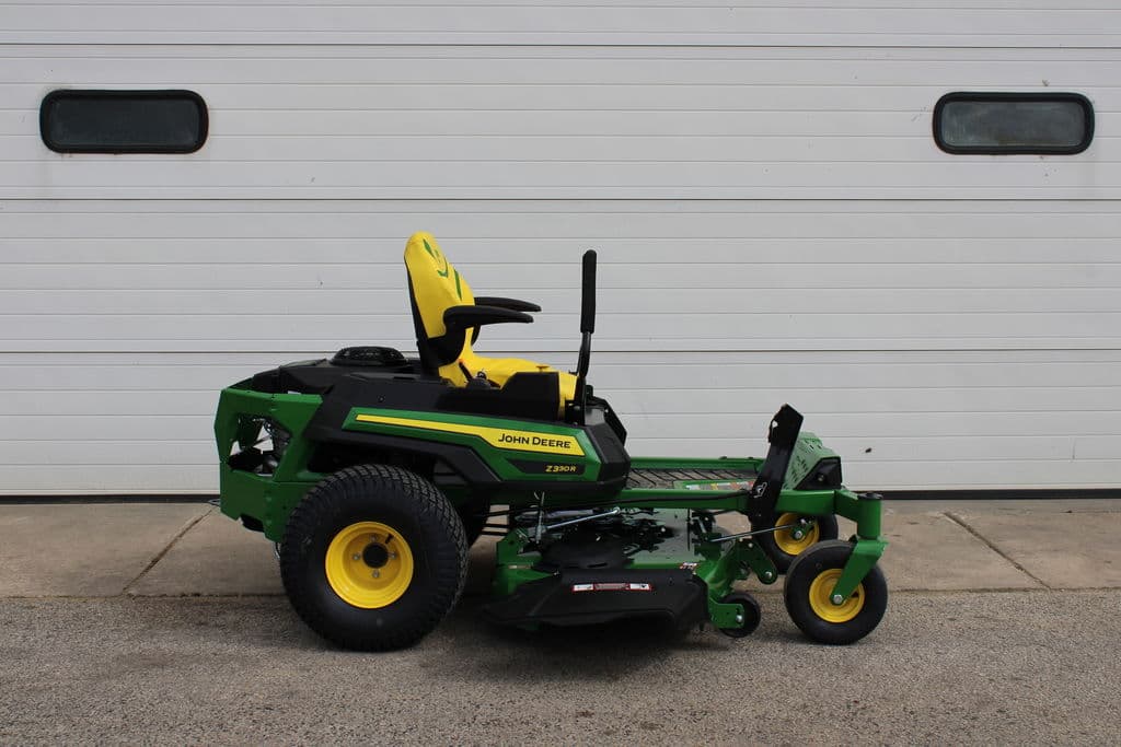 Image of John Deere Z330R Image 1