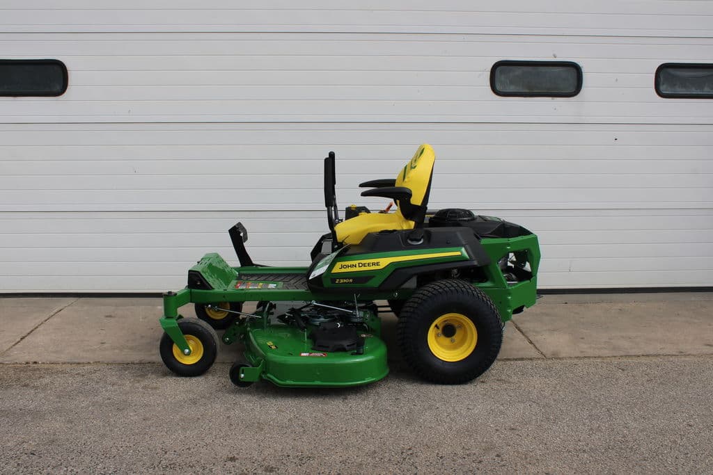 Image of John Deere Z330R Image 0