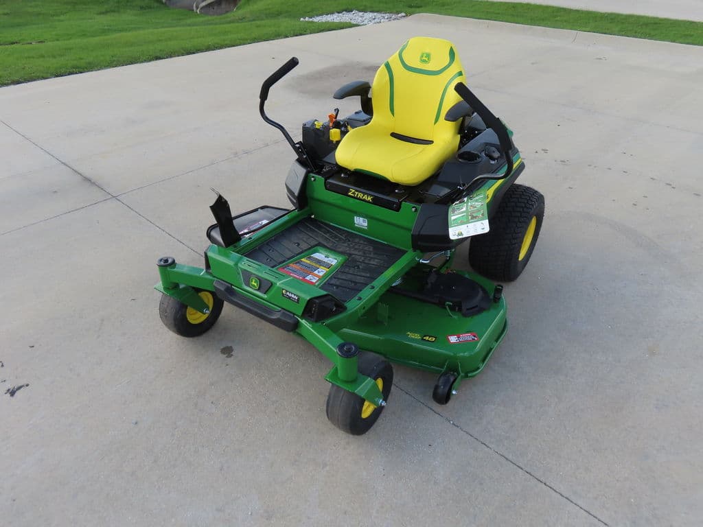Image of John Deere Z330R Image 0