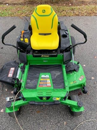 Image of John Deere Z330R equipment image 1