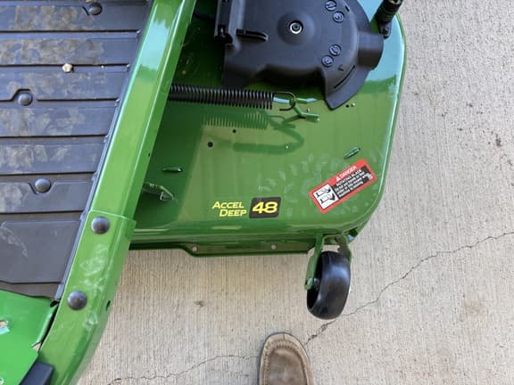 Image of John Deere Z330R Image 1