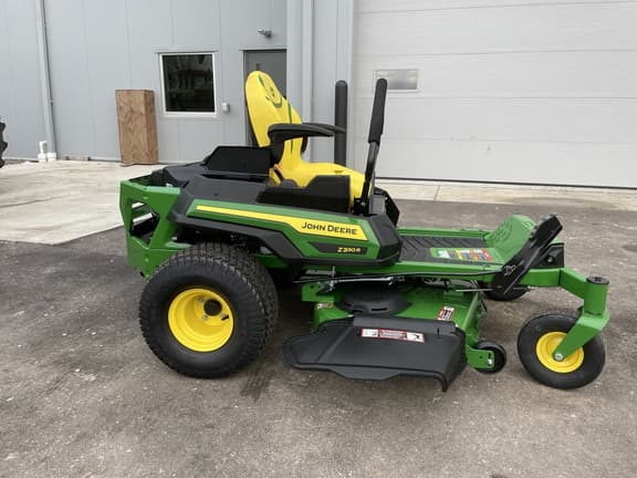Image of John Deere Z330R equipment image 4