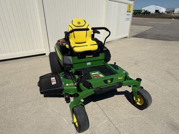 2026 John Deere Z330R Equipment Image0
