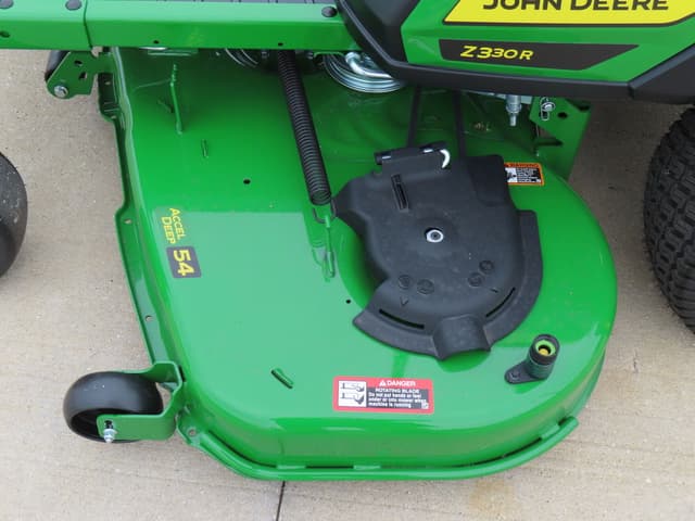 Image of John Deere Z330R equipment image 4