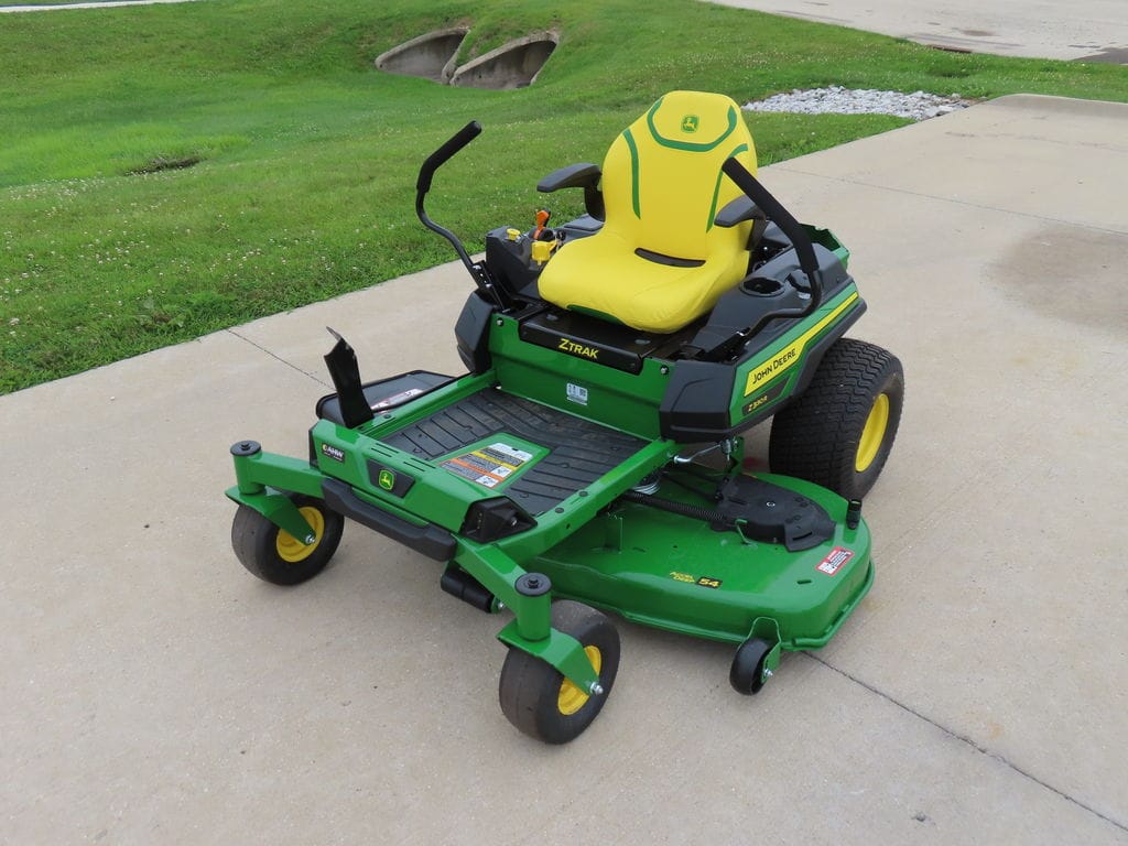 2026 John Deere Z330R Equipment Image0
