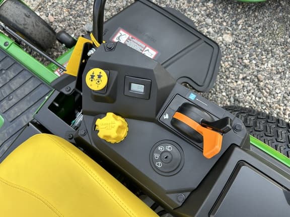 Image of John Deere Z330R equipment image 4