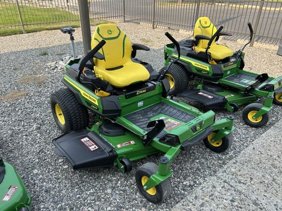 Image of John Deere Z330R equipment image 1