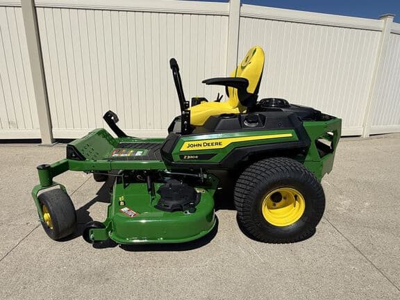 Image of John Deere Z330R equipment image 1