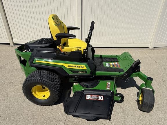 Image of John Deere Z330R equipment image 4