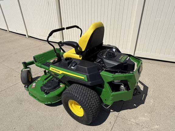 Image of John Deere Z330R equipment image 2