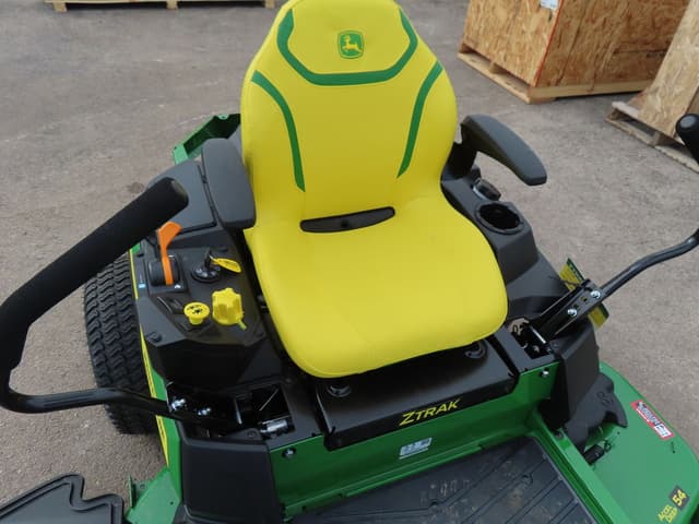 Image of John Deere Z330R equipment image 2