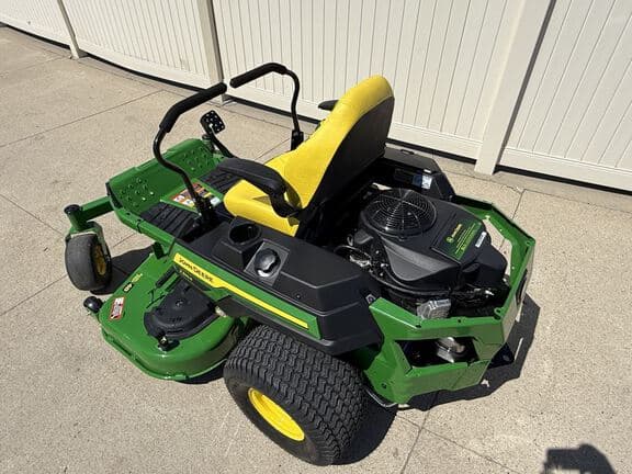 Image of John Deere Z330R equipment image 3