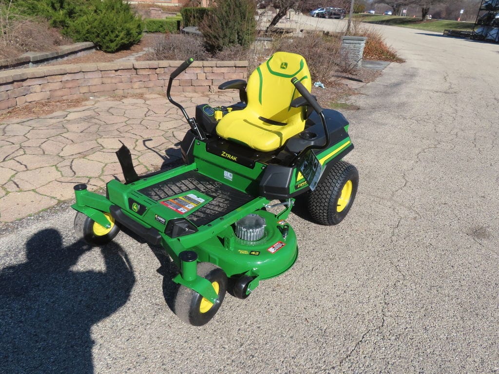 2026 John Deere Z370R Equipment Image0