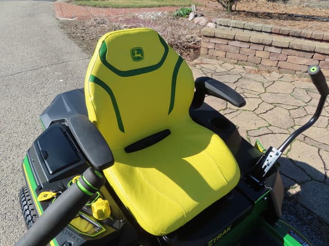 Image of John Deere Z370R equipment image 4