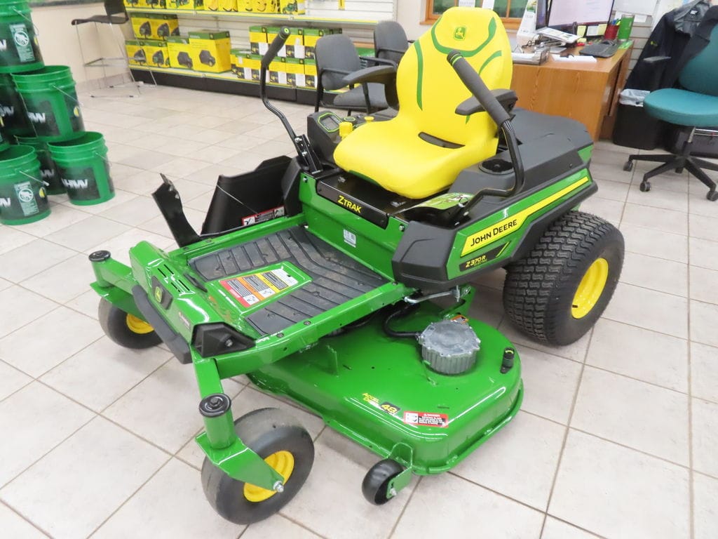 2026 John Deere Z370R Equipment Image0