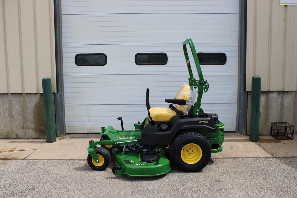 2026 John Deere Z515E Equipment Image0