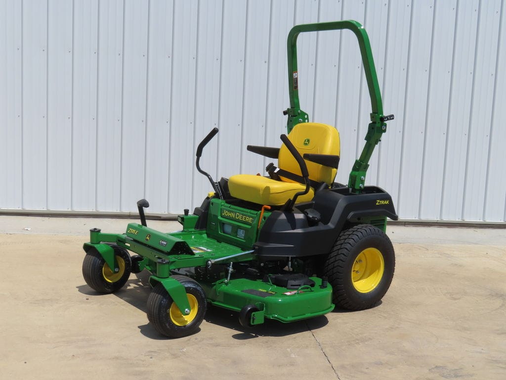 2026 John Deere Z515E Equipment Image0