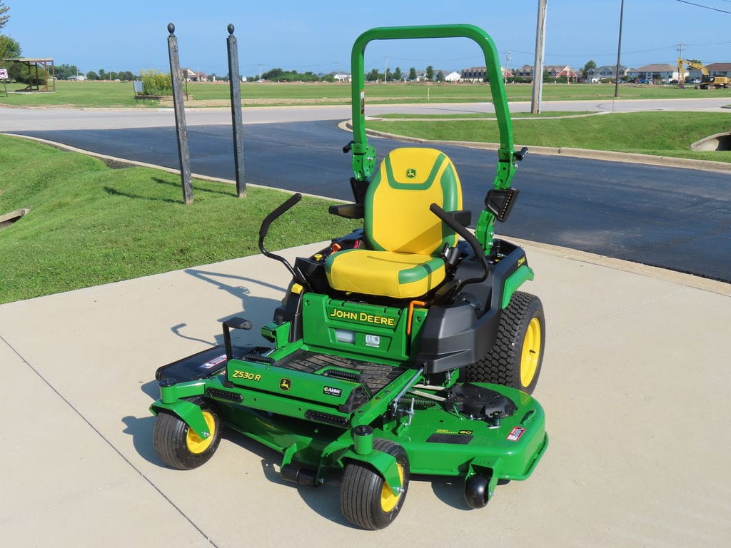 2026 John Deere Z530R Equipment Image0