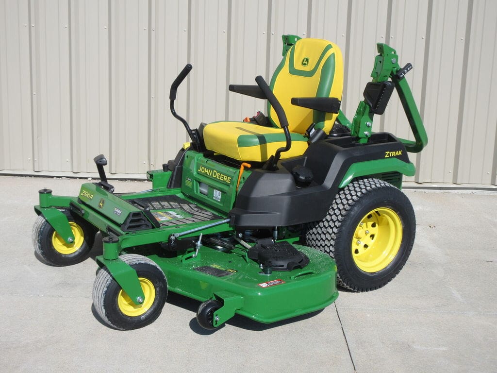 2026 John Deere Z530R Equipment Image0