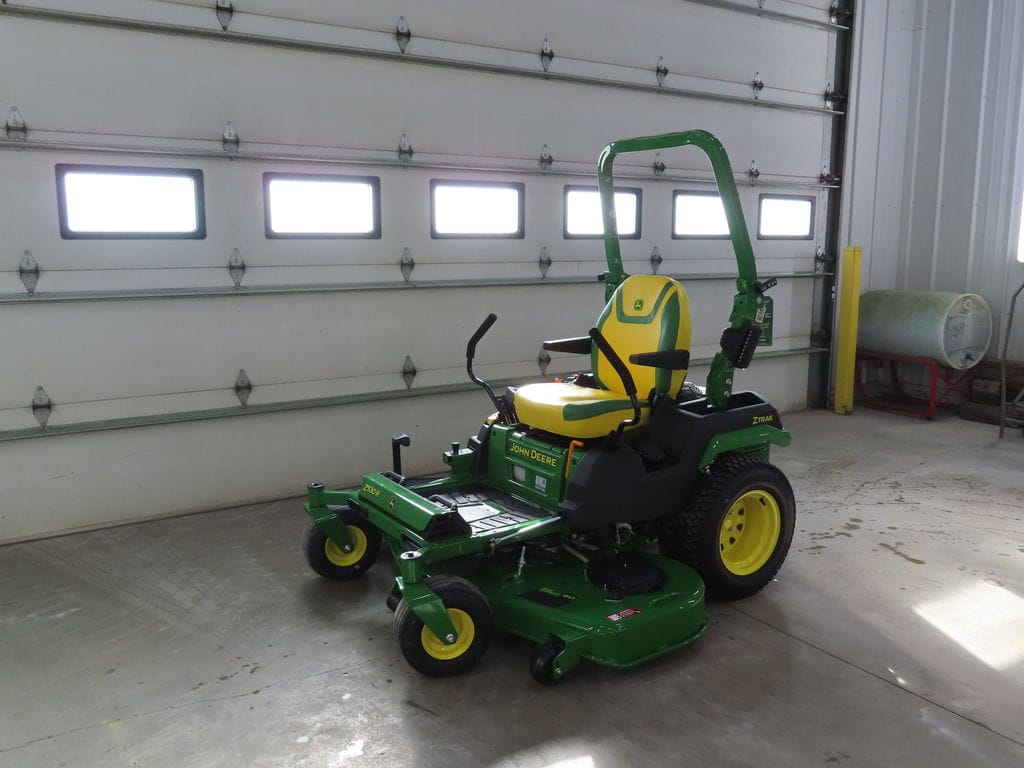 2026 John Deere Z530R Equipment Image0