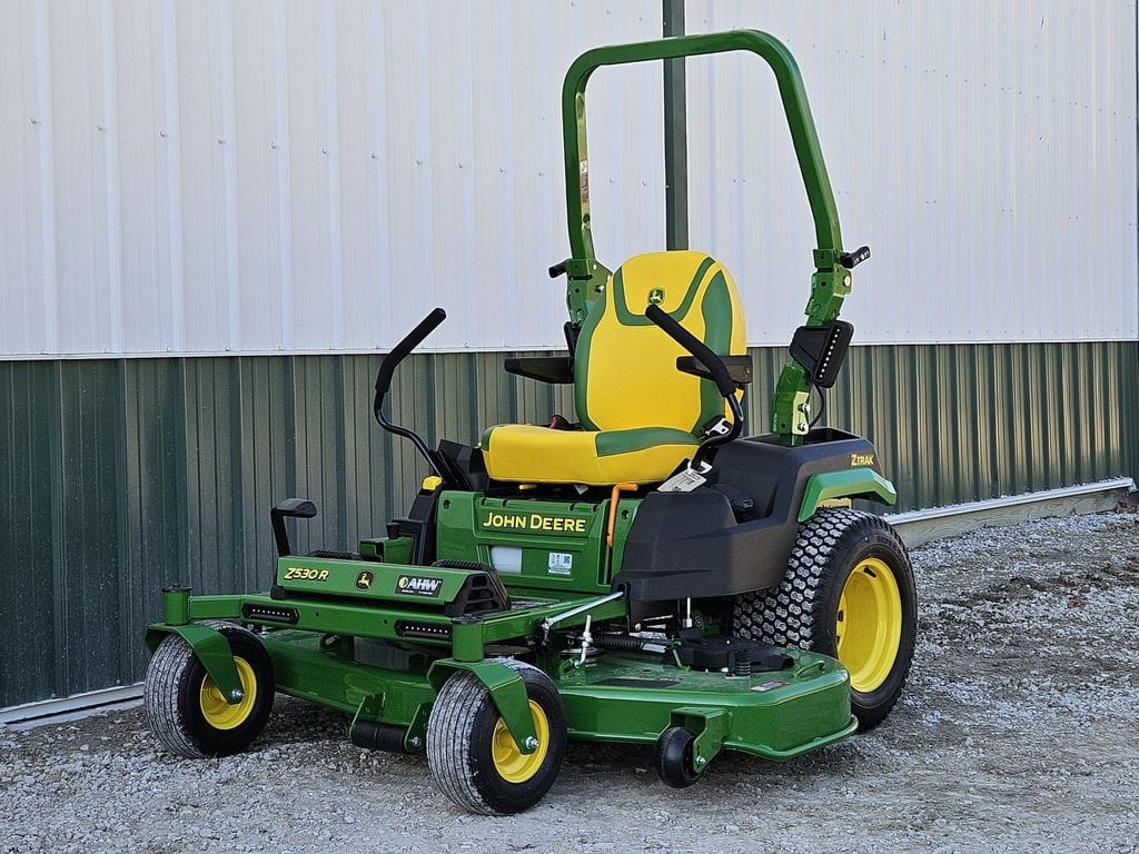 2026 John Deere Z530R Equipment Image0