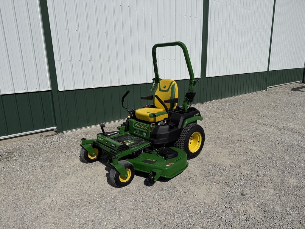 2026 John Deere Z530R Equipment Image0