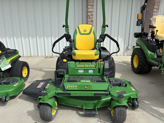 2026 John Deere Z545R Equipment Image0