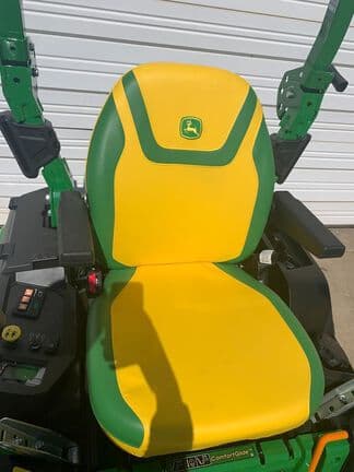 Image of John Deere Z545R equipment image 4