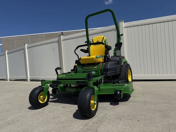 2026 John Deere Z545R Equipment Image0