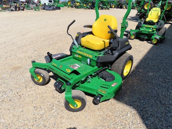 Image of John Deere Z720E equipment image 3