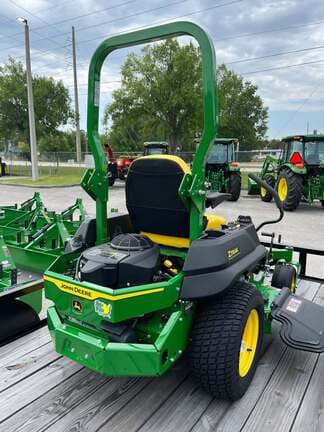 Image of John Deere Z720E equipment image 3