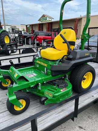 Image of John Deere Z720E equipment image 2